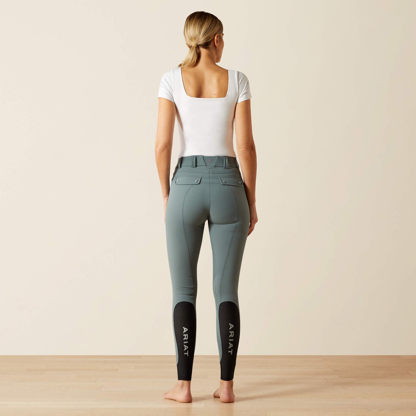 Ariat Tri Factor Vivacity Heat Half Grip Breech Outlet