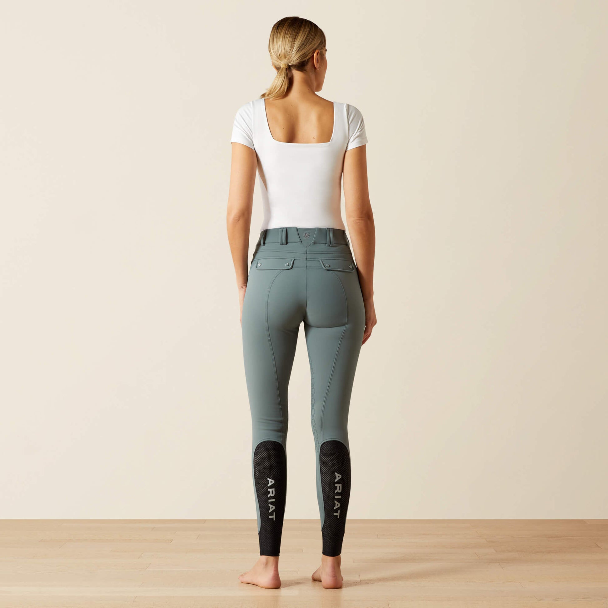 Ariat Tri Factor Vivacity Heat Half Grip Breech Outlet